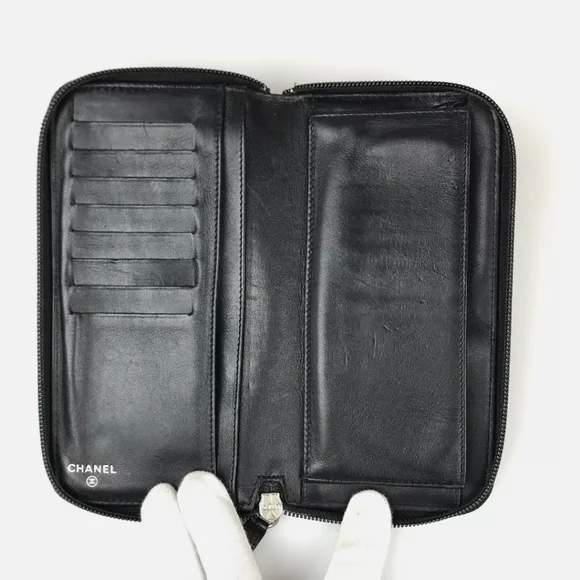 CHANEL Black Patent Leather Wallet - Picture 7 of 15